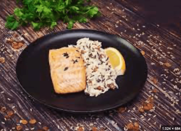 File de Somon cu Orez Sălbatic si Sos Lemon Butter